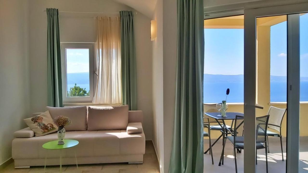 Apartments Borak Omis Bagian luar foto