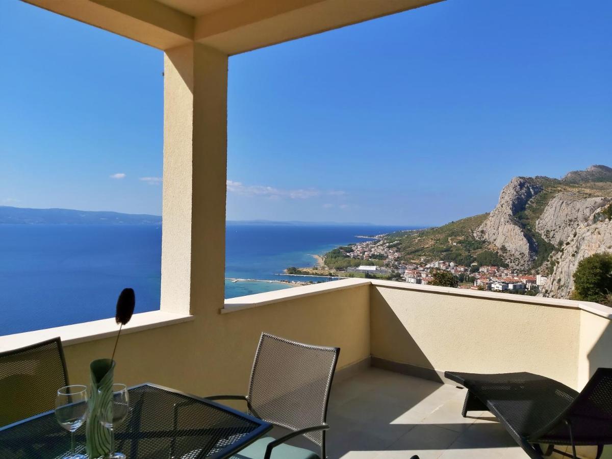 Apartments Borak Omis Bagian luar foto