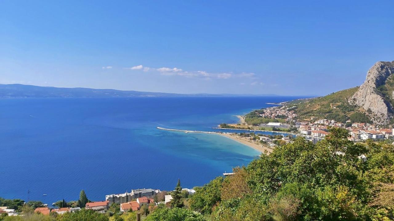 Apartments Borak Omis Bagian luar foto