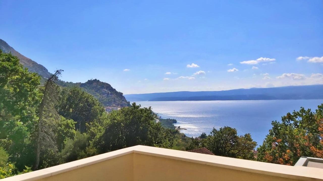 Apartments Borak Omis Bagian luar foto