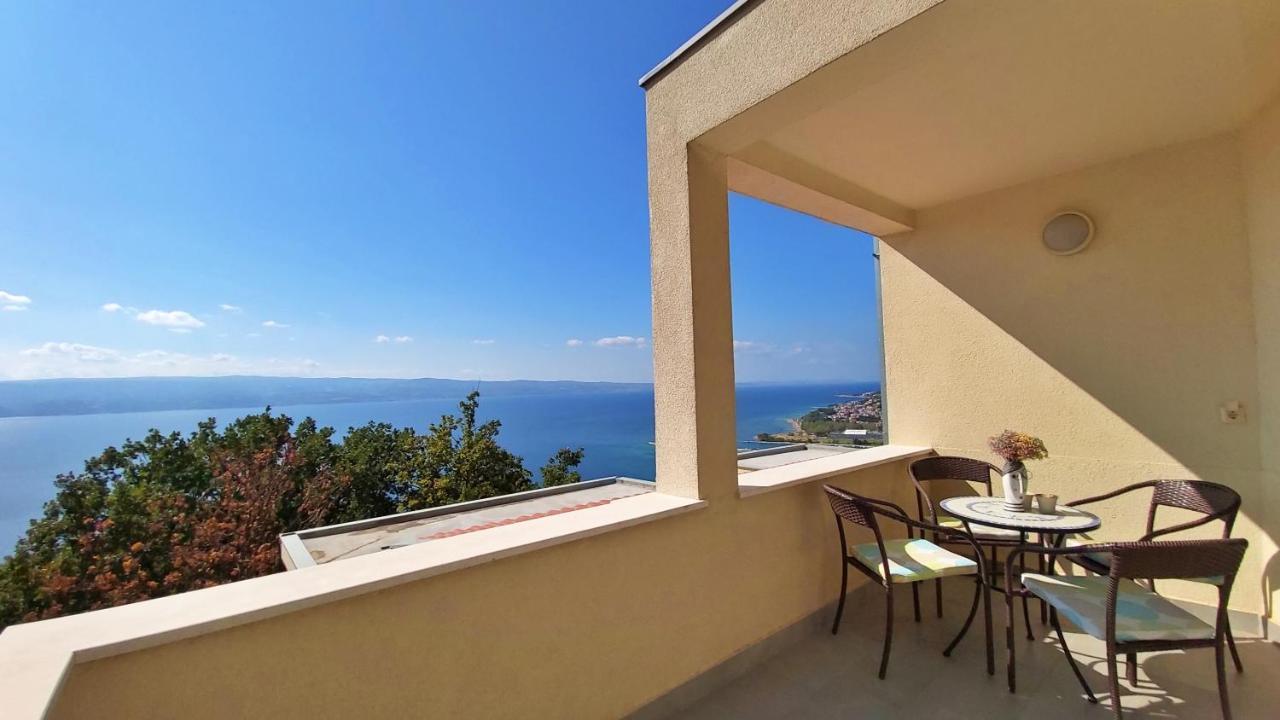 Apartments Borak Omis Bagian luar foto