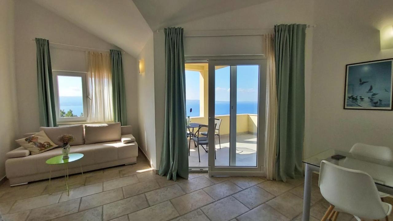 Apartments Borak Omis Bagian luar foto