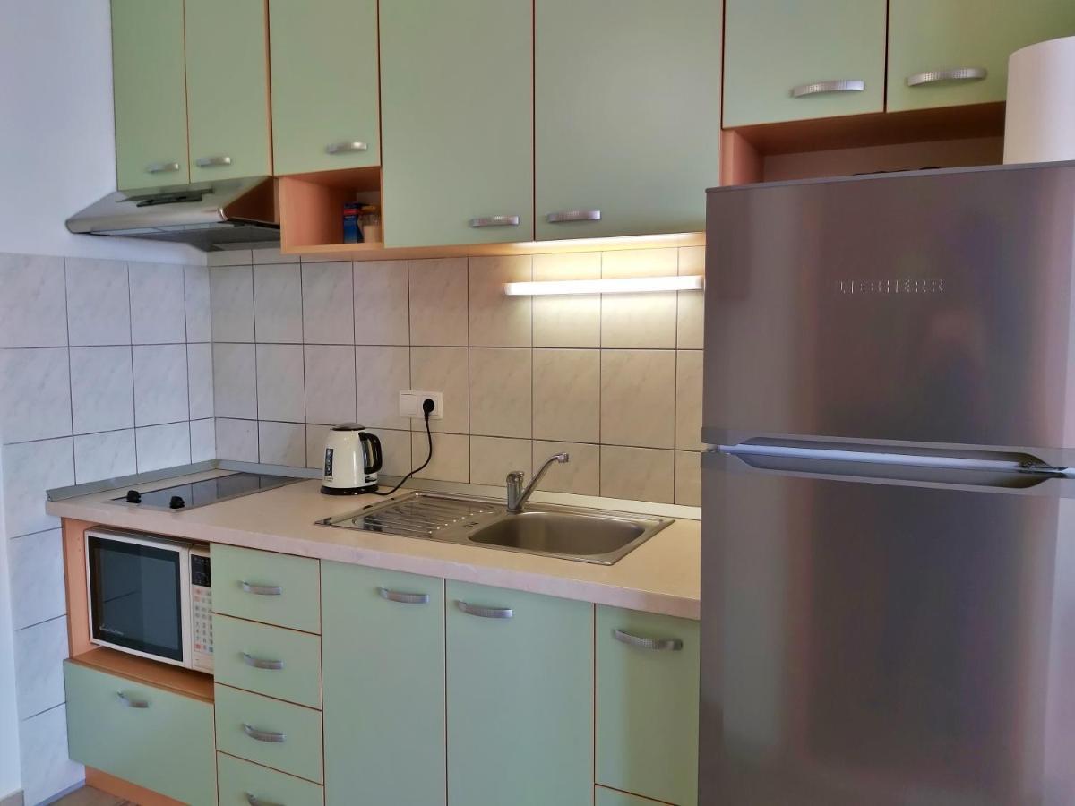 Apartments Borak Omis Bagian luar foto