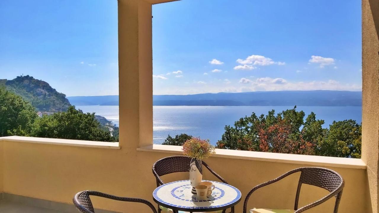 Apartments Borak Omis Bagian luar foto