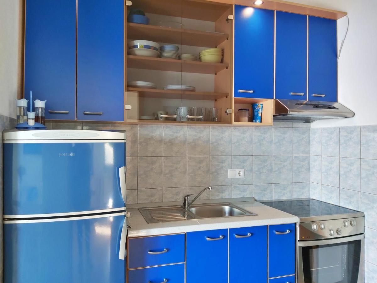 Apartments Borak Omis Bagian luar foto