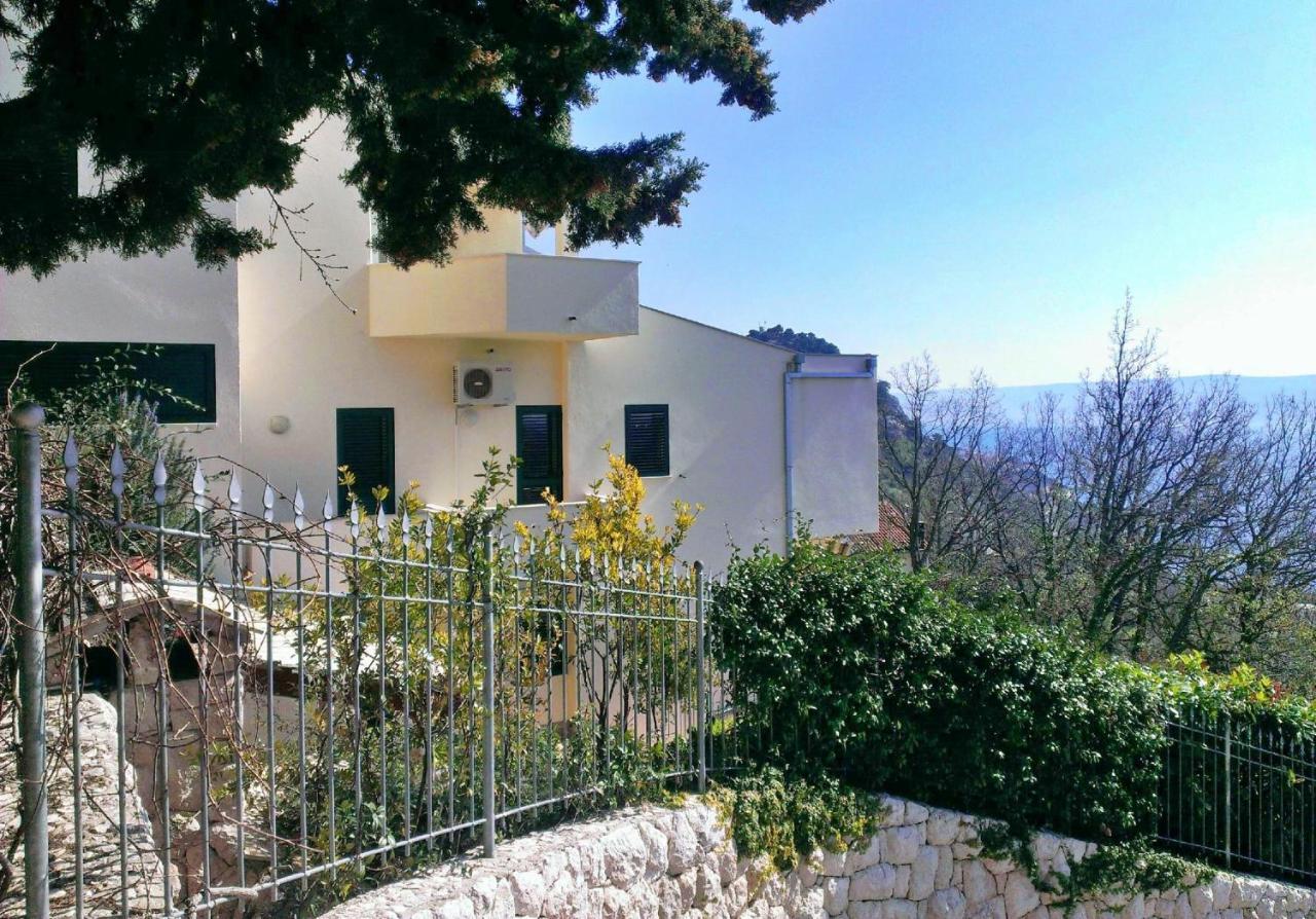 Apartments Borak Omis Bagian luar foto