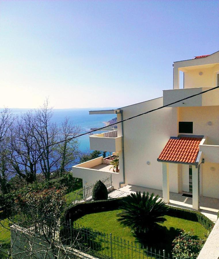 Apartments Borak Omis Bagian luar foto